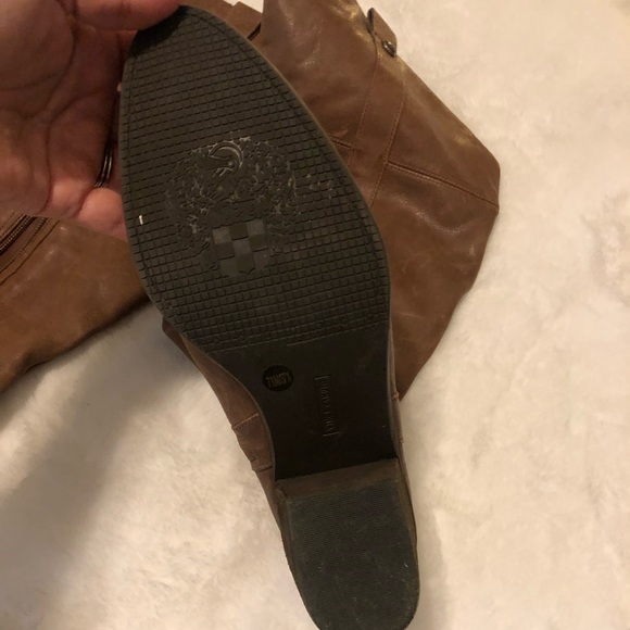 Boots - Picture 3 of 5